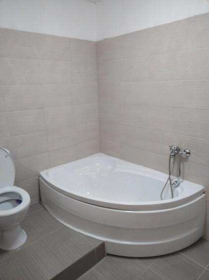 Apartament cu 2 camere semidecomandat în Tractorul