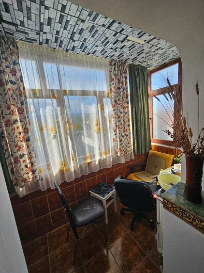 Apartament cu 3 camere în Cetate