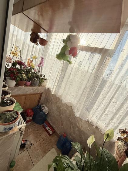 Propietar vand apartament 2 camere decomandat spatios loc de parcare inclus - 1