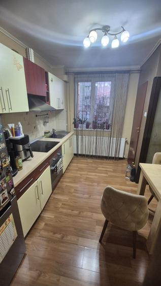 Apartament cu 3 camere decomandat în Central