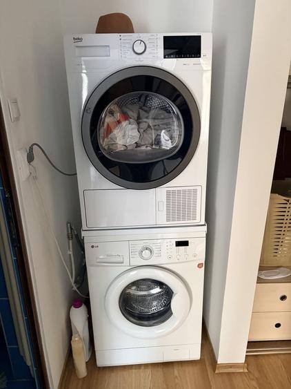Apartament cu 3 camere decomandat în Exterior Vest