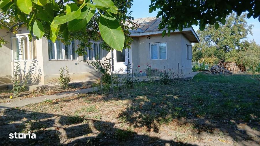 Teren de 650 mp, în Mărgineni
