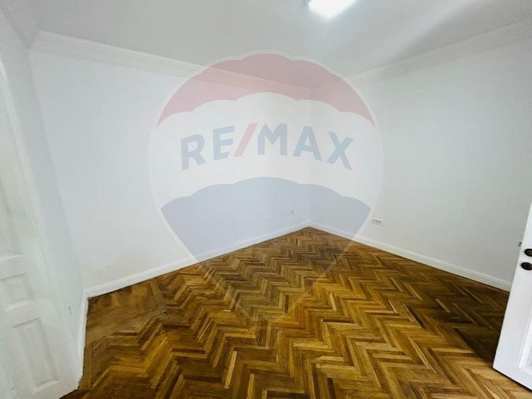 Casă individuală cu 3 camere cu Teren 160 Mp în Central