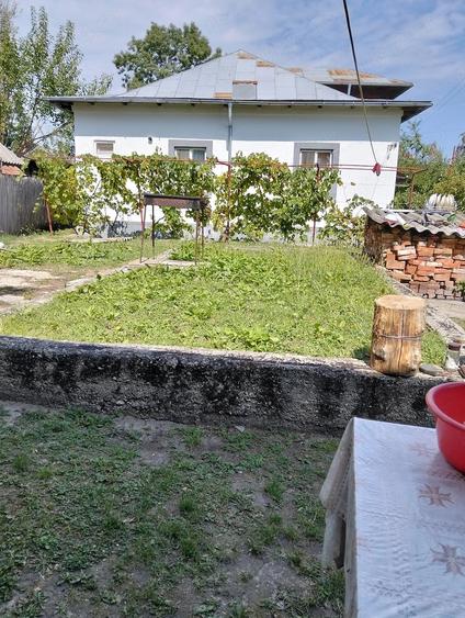 Casă cu 3 camere cu Teren 1500 Mp în Exterior Vest
