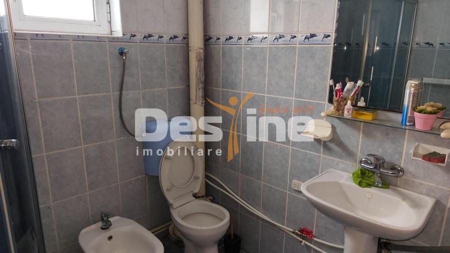 Casă individuală cu 7 camere cu Canalizare în Păulești