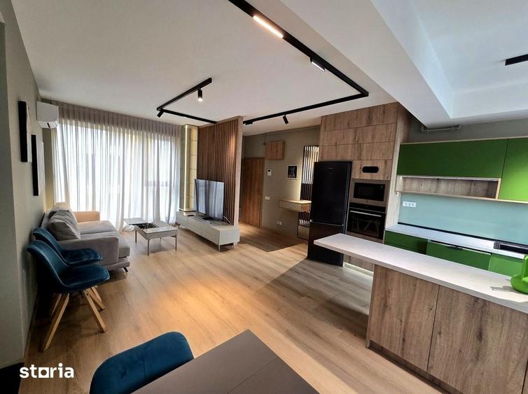 Apartament cu 3 camere semidecomandat în Grivița
