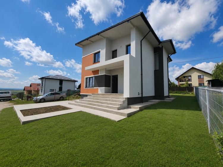 Casă individuală cu 4 camere cu Teren 650 Mp în Valea Adâncă