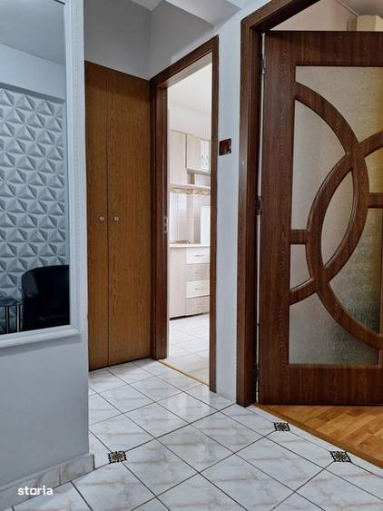 Garsonieră decomandată în