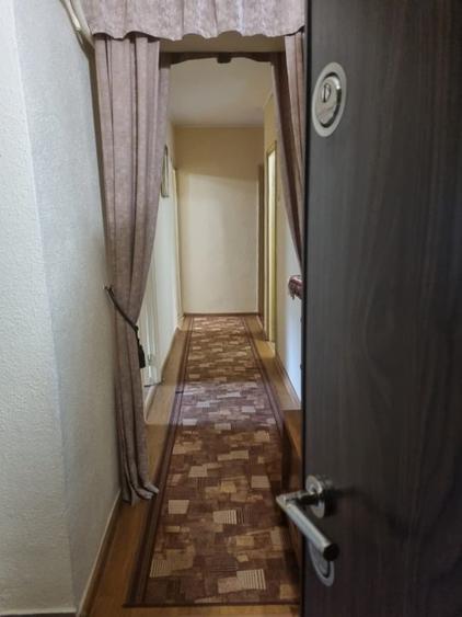 Apartament cu 3 camere decomandat, mobilat în Podul de Fier