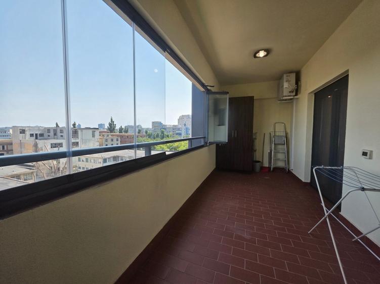 Apartament cu 3 camere semidecomandat în Calea Plevnei
