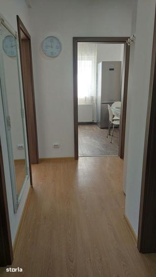 Apartament cu 2 camere decomandat în Tractorul