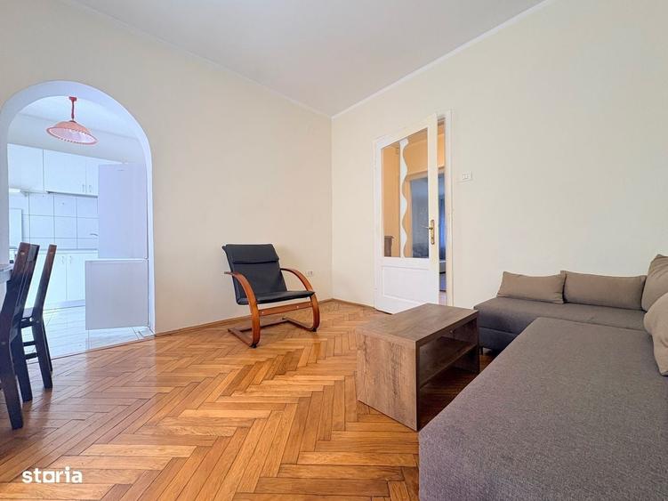 Apartament cu 3 camere decomandat în Medicină