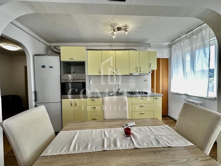 Apartament cu 3 camere semidecomandat, mobilat în Mănăștur