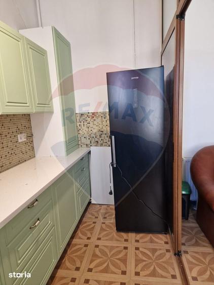 Apartament cu 4 camere, mobilat în Central