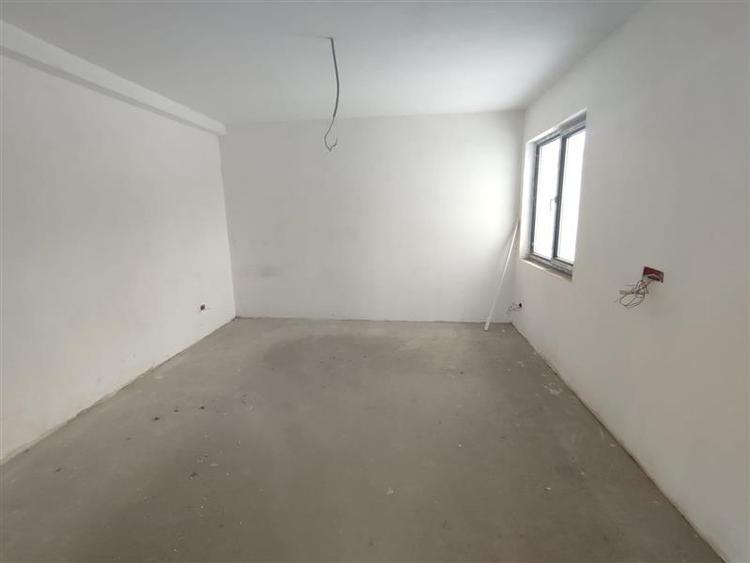 Casă cu 4 camere cu Teren 528 Mp în Tamași