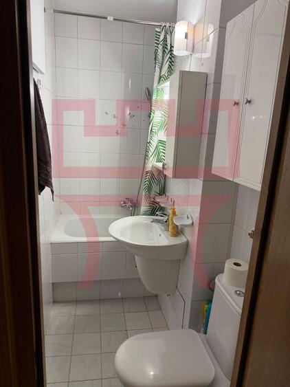 Apartament cu 2 camere decomandat în Plopilor