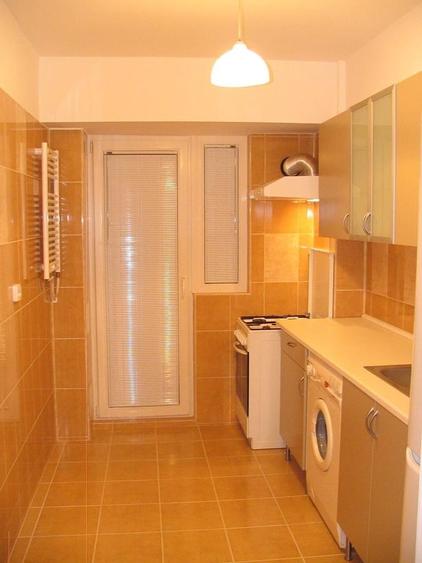 Apartament cu 3 camere decomandat în Titulescu
