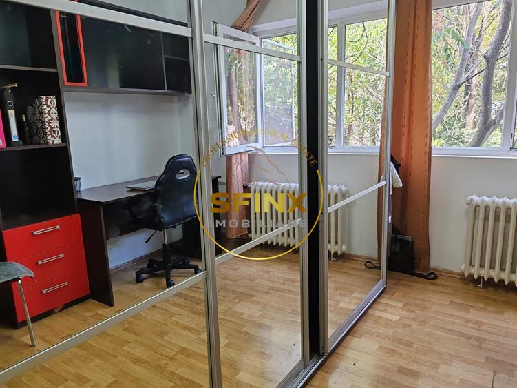 Apartament cu 4 camere decomandat, mobilat în Tei