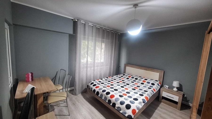 Garsonieră decomandată în Mazepa 1