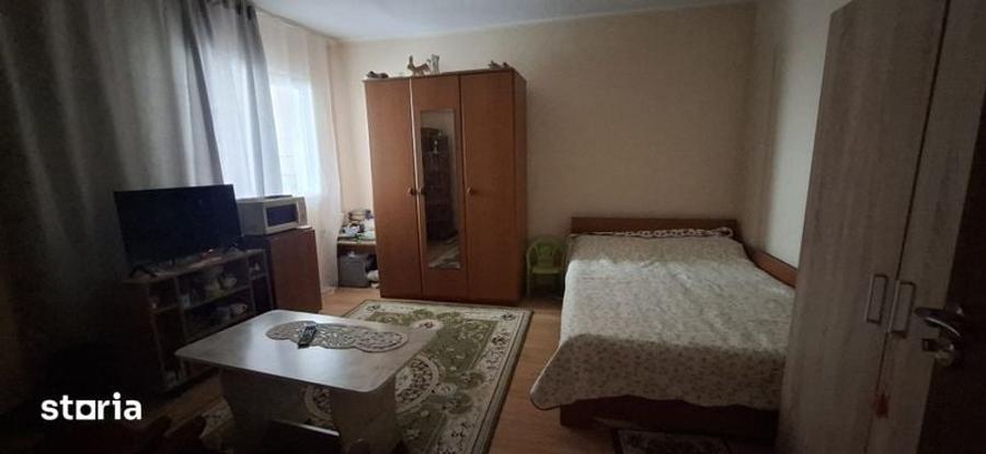 Apartament cu 2 camere decomandat în Gugești
