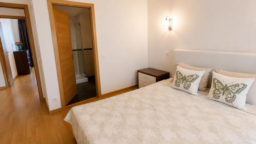 Apartament cu 3 camere decomandat în Kiseleff