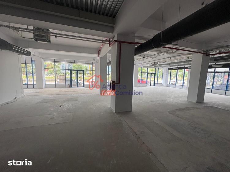 Spațiu comercial, de 800 mp, în Podu Roș