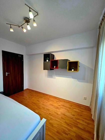 Apartament cu 3 camere decomandat, mobilat în Pantelimon