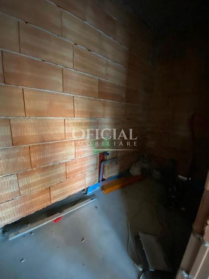 Casă individuală cu 5 camere cu Canalizare în Tureni