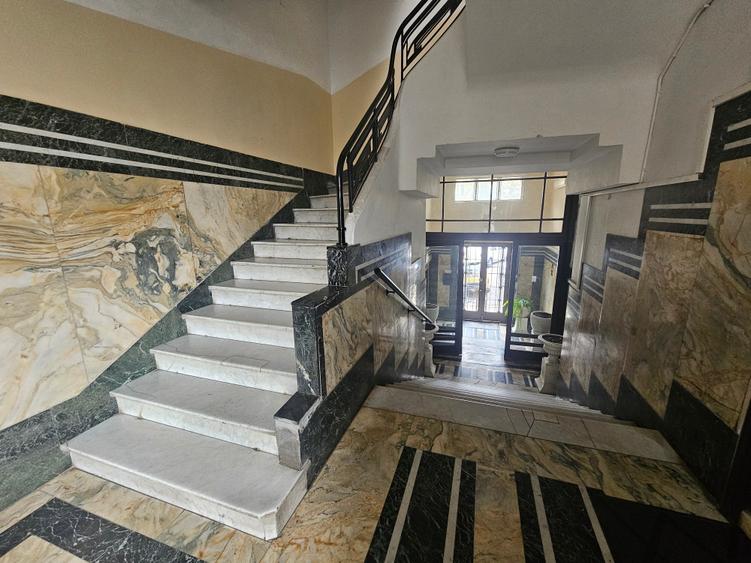 Apartament cu 4 camere decomandat în Armeneasca