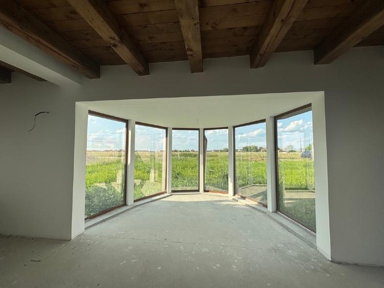 Casă individuală cu 5 camere cu Teren 652 Mp în Nojorid