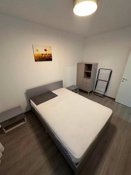 Apartament cu 3 camere decomandat în Florești