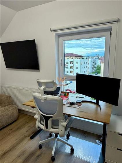 Apartament cu 4 camere decomandat în Turnișor