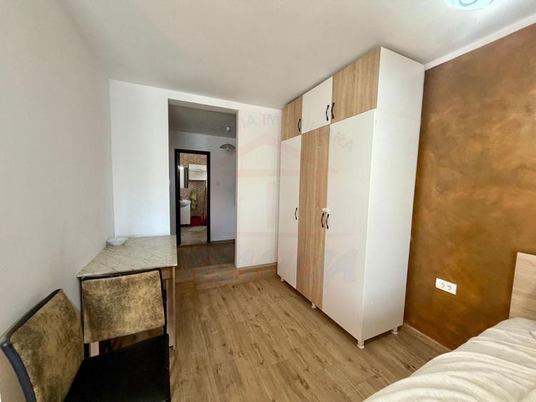 Casă cu 3 camere cu Canalizare în Micro 17