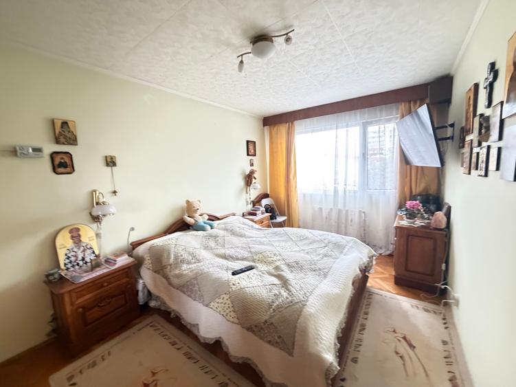Apartament cu 3 camere decomandat, mobilat în Circumvalațiunii