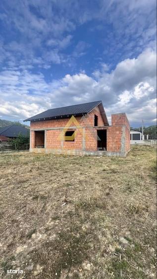 Casă cu 6 camere cu Teren 500 Mp în Tăuții-Măgherăuș