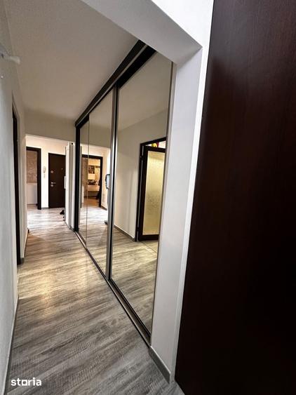 Apartament cu 3 camere decomandat în Berceni
