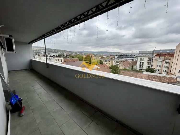 Apartament cu 3 camere decomandat, mobilat în Central
