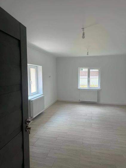 Casă cu 3 camere în Industrială