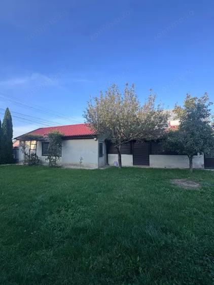 Casă cu 3 camere cu Teren 1500 Mp în Horodnic