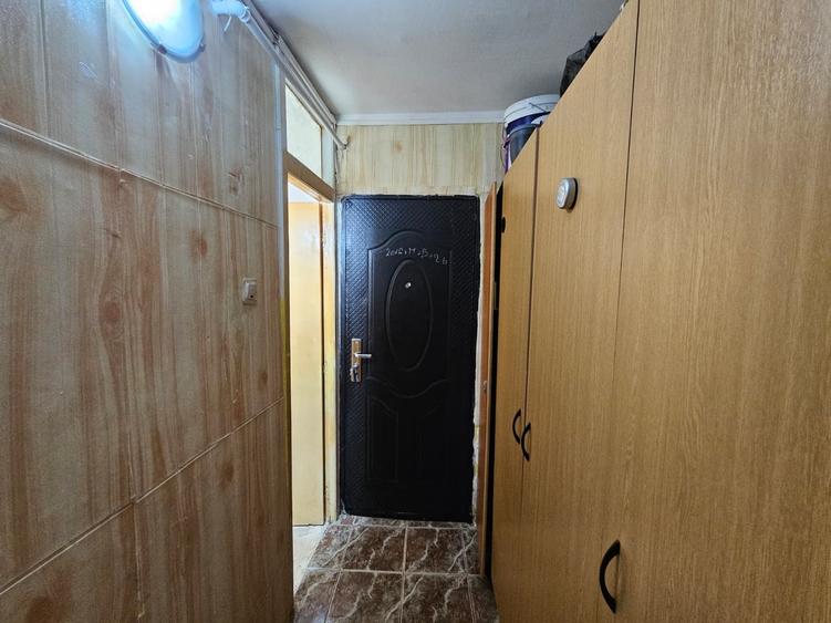 Apartament cu 4 camere decomandat, mobilat în Steaua