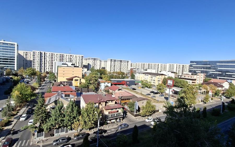 Apartament cu 3 camere semidecomandat în Drumul Taberei
