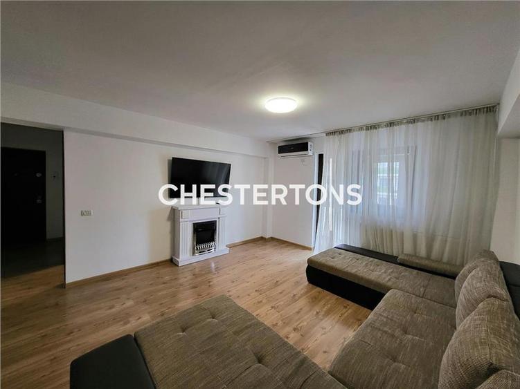 Apartament cu 3 camere decomandat, mobilat în Central
