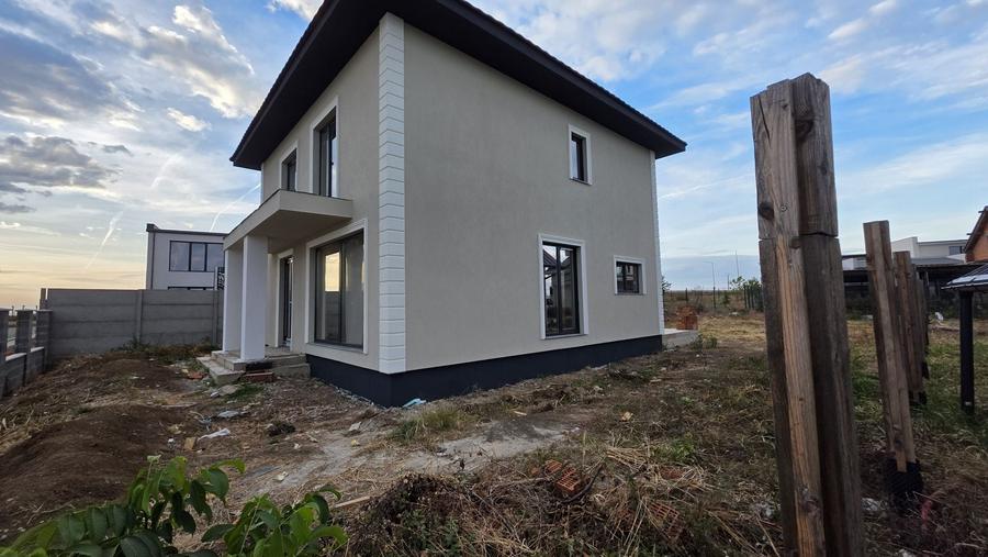 Casă cu 4 camere în Giarmata