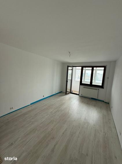Apartament cu 2 camere decomandat în Cornișa