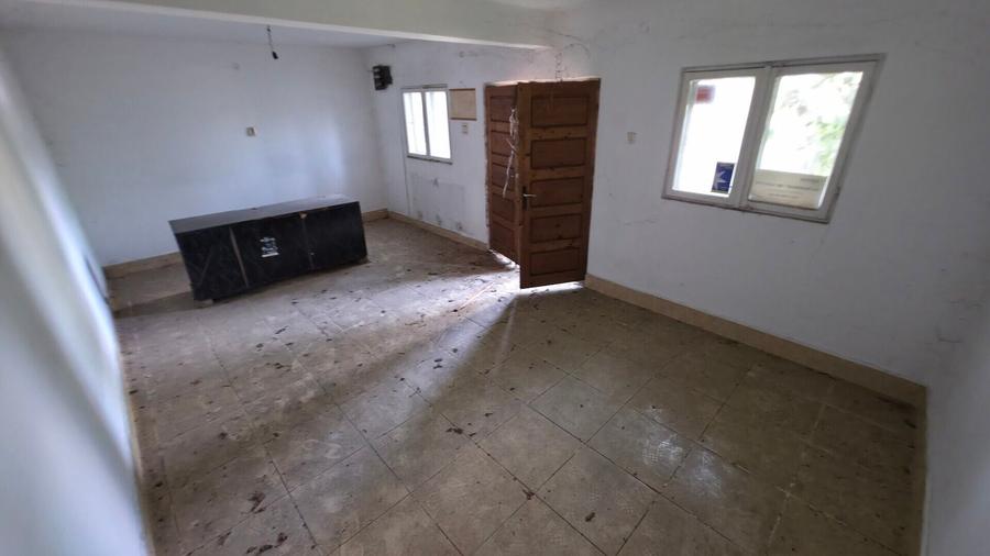 Casă individuală cu 6 camere cu Teren 1444 Mp în Central