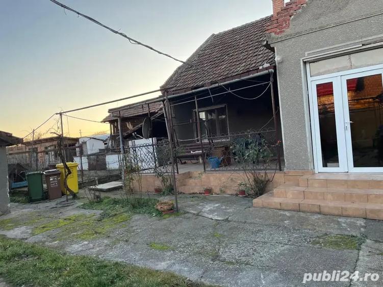 Casă cu 5 camere cu Teren 2019 Mp în Curtici