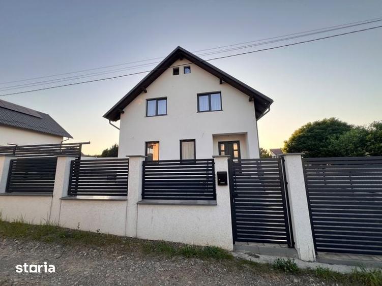 Casă cu 4 camere cu Teren 120 Mp în Ipotești