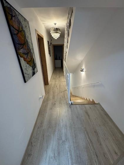 Casă cu 4 camere cu Canalizare în Theodor Pallady