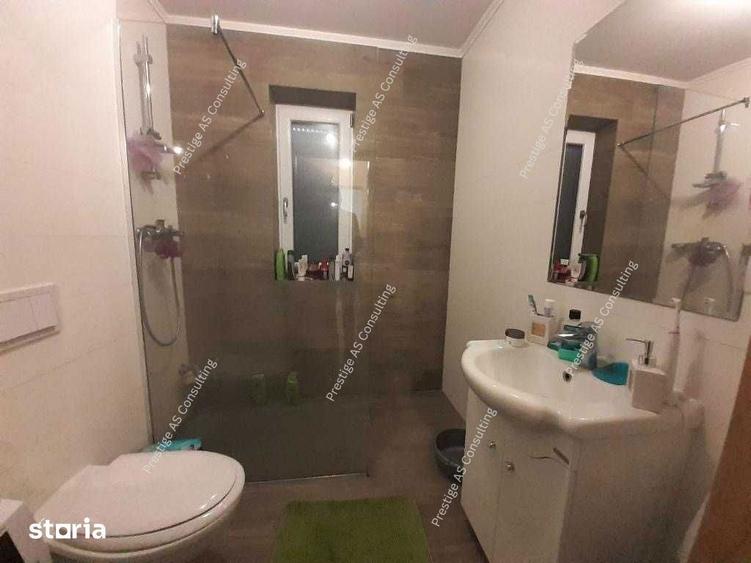 Apartament cu 2 camere decomandat, mobilat în Sud
