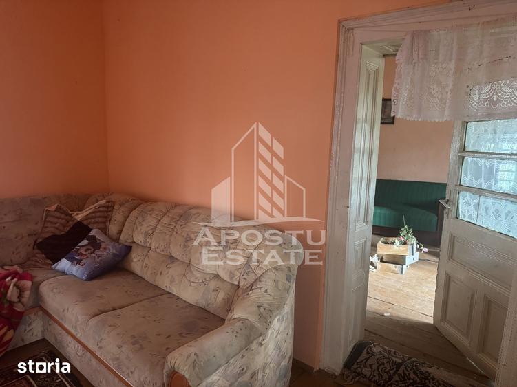 Casă cu 4 camere cu Teren 2518 Mp în Central